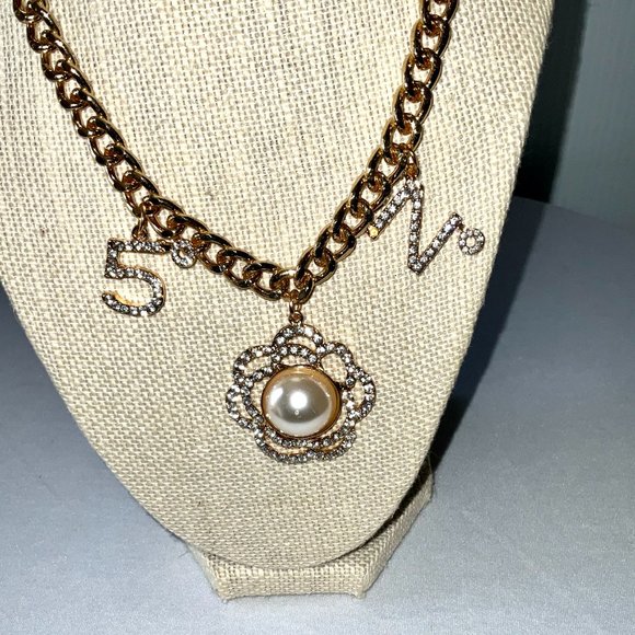 5th Element Necklace - Picture 5 of 6